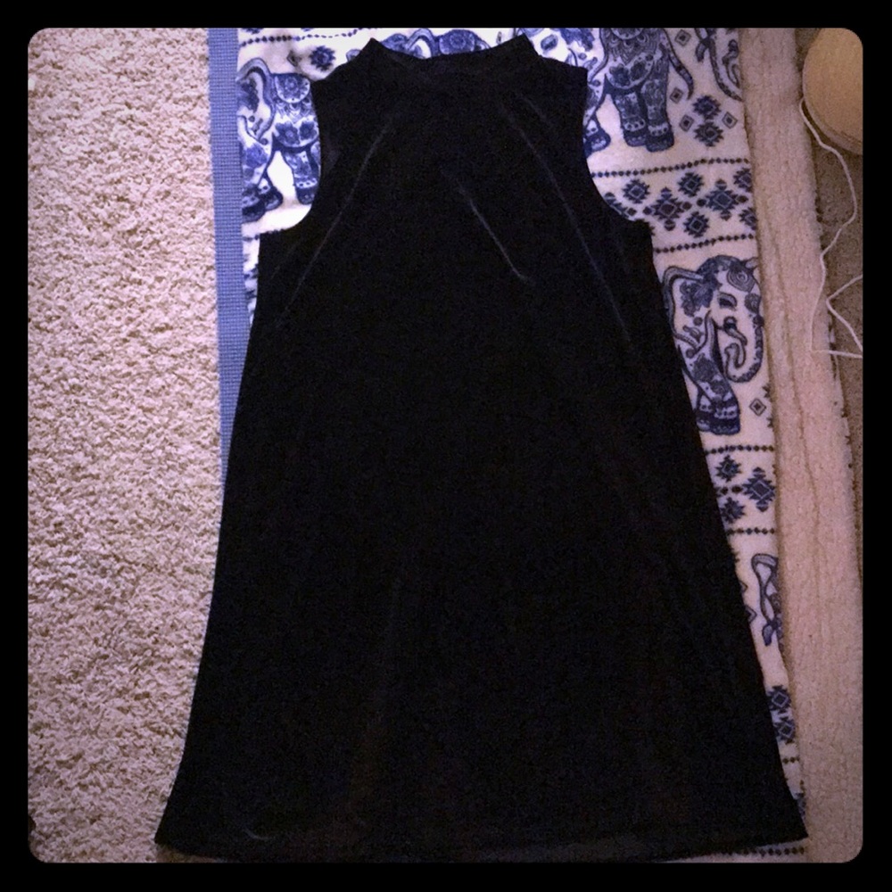 Annalee + Hope  velvet cocktail dress